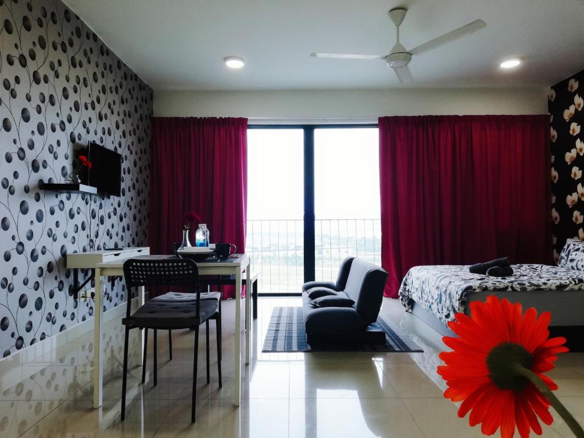Peanut Butter Homestay - Trefoil Setia Alam Shah Alam Bagian luar foto