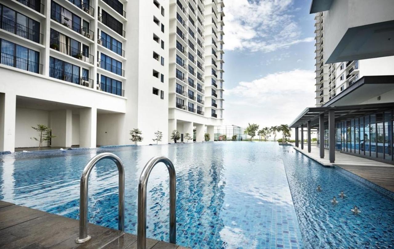 Peanut Butter Homestay - Trefoil Setia Alam Shah Alam Bagian luar foto